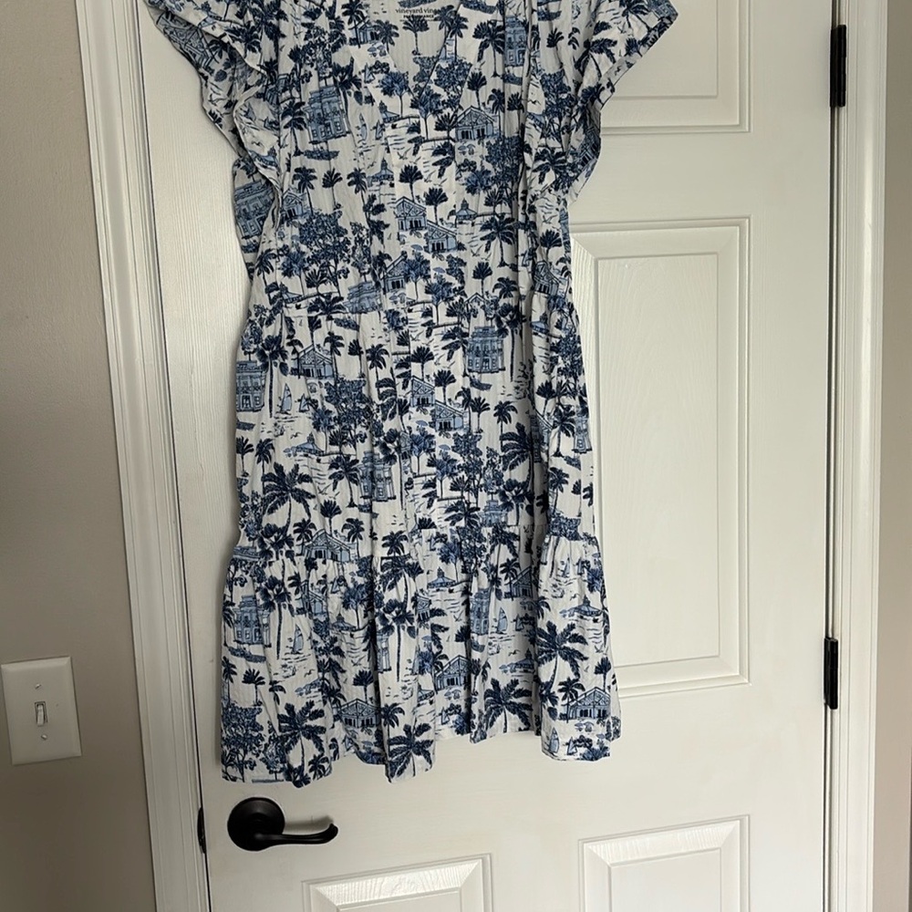 Vineyard Vines Navy and White Performance dress